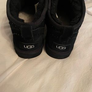 Ugg womens minis boots black size 9